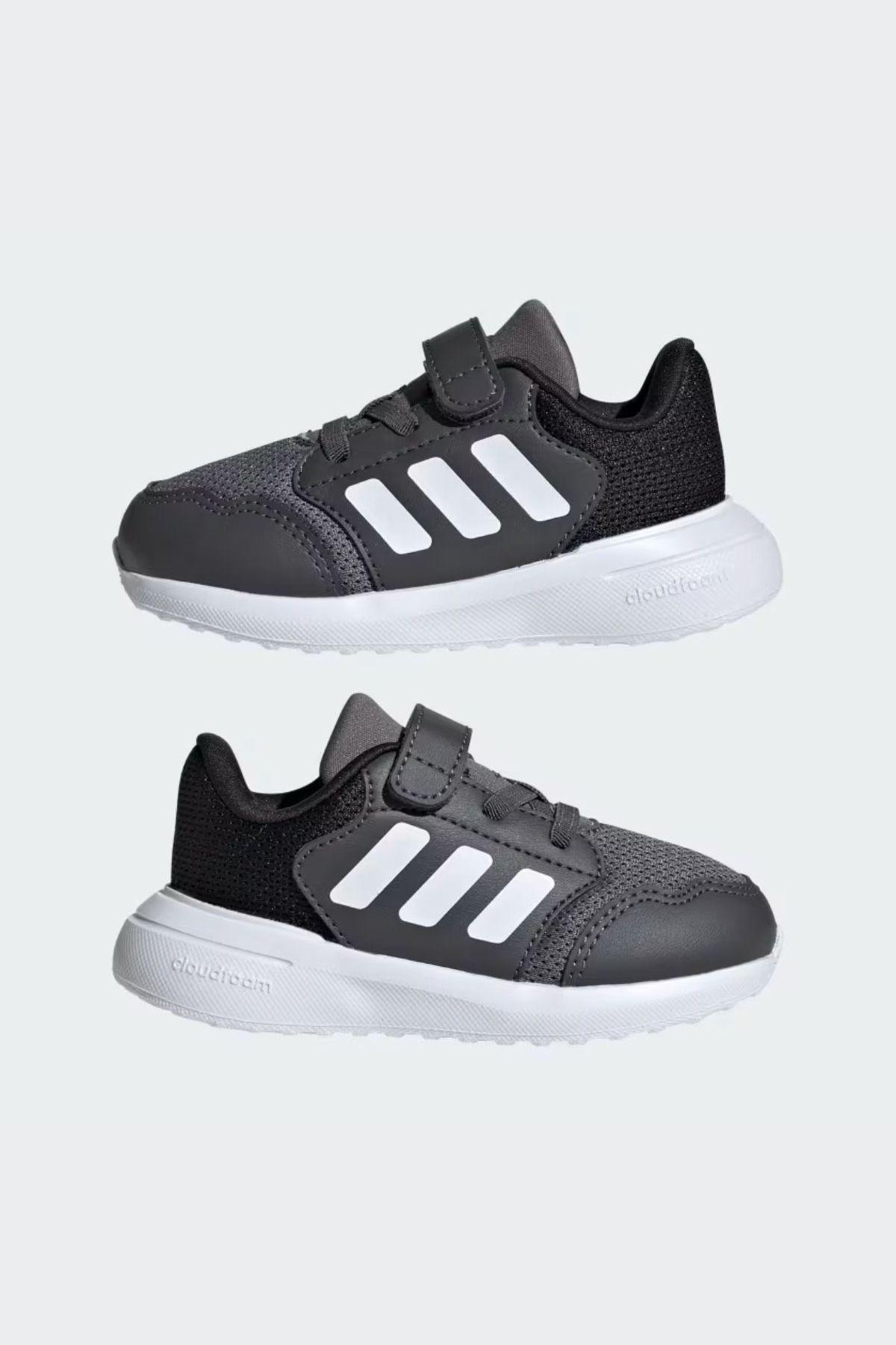 white adidas baby shoes